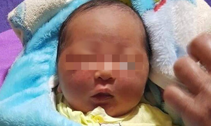 Hà Tĩnh: Phát hiện bé gái sơ sinh trong chiếc chăn nhung bị bỏ rơi ngoài đồng lúc rạng sáng
