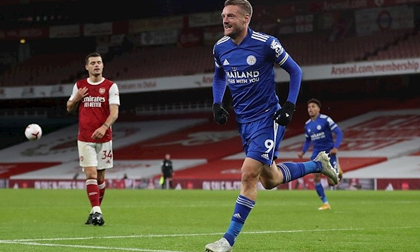 Vardy lập đại công, Leicester đánh sập pháo đài Emirates của Arsenal
