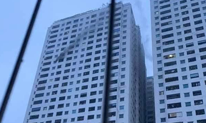 Cháy lớn tại chung cư HH Linh Đàm vào sáng sớm, hàng trăm người hoảng sợ tháo chạy