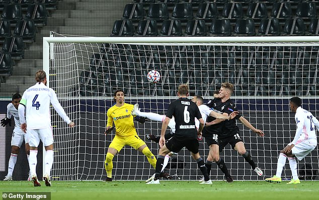 Chết hụt dưới tay ngôi sao từng phá lưới Bùi Tiến Dũng, Real Madrid có nguy cơ bị loại sớm - Ảnh 3.
