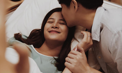 Đông Nhi tung trọn khoảnh khắc sinh nở bên Ông Cao Thắng, viết tâm thư hé lộ điều hối tiếc không thể thực hiện khi con chào đời!