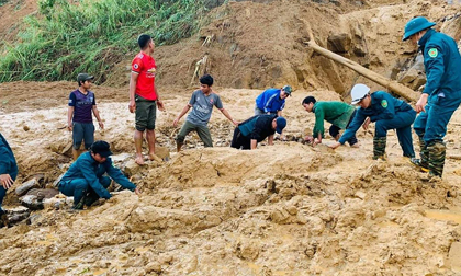 Hiện trường vụ sạt lở đất vùi lấp 11 người ở Phước Sơn