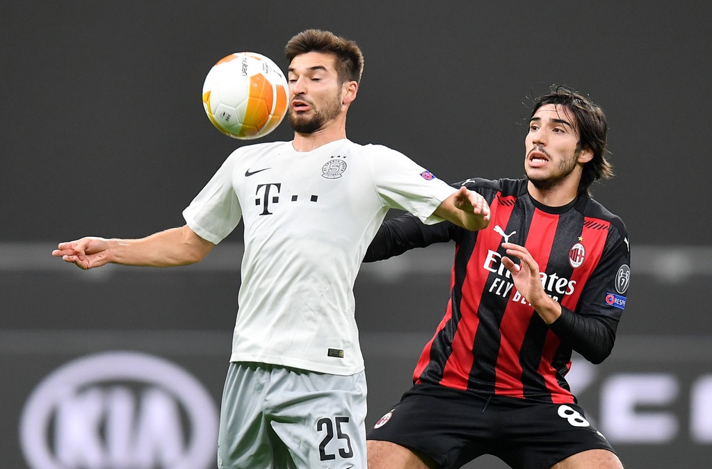 Ibrahimovic sút hỏng 11 m trong trận thắng 3-0 của AC Milan - 1