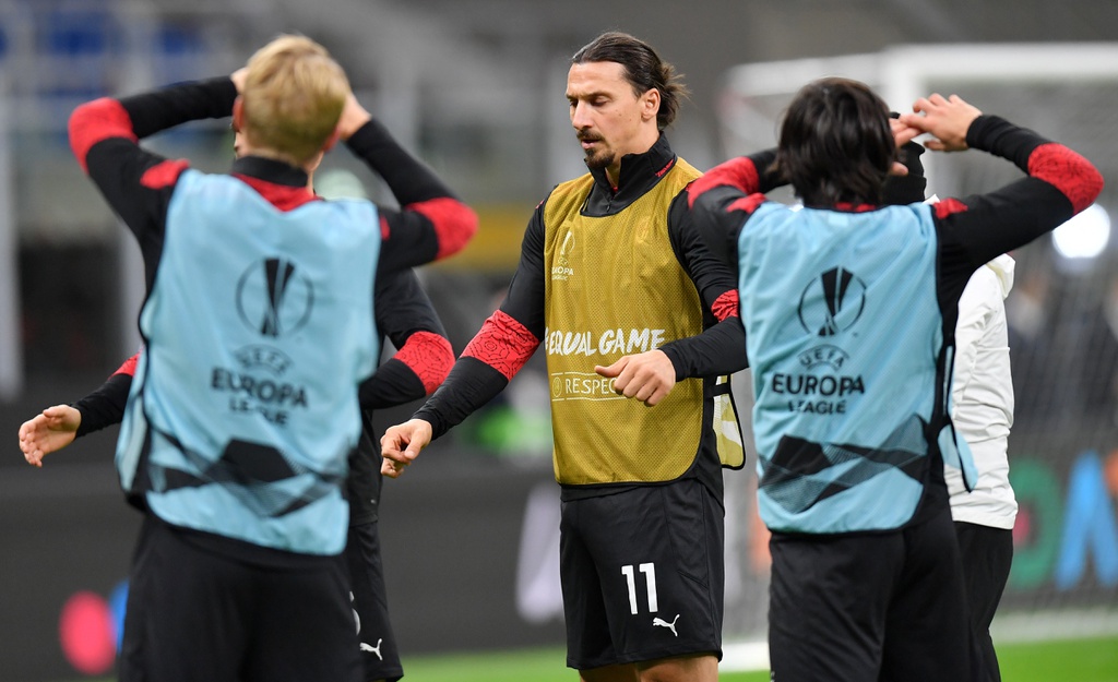Ibrahimovic sút hỏng 11 m trong trận thắng 3-0 của AC Milan