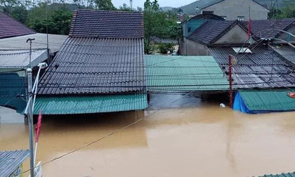 Nghệ An: 5 người chết, mất tích do mưa lũ, nhiều trường cho học sinh nghỉ học