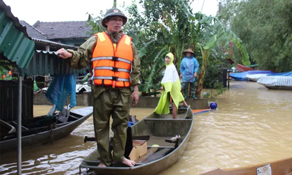 Người đàn ông rơi xuống giếng tử vong khi lau dọn nhà cửa sau lũ