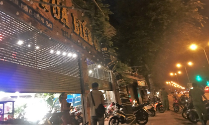 Hàng chục thanh niên hỗn chiến trong quán nhậu ở TP.HCM