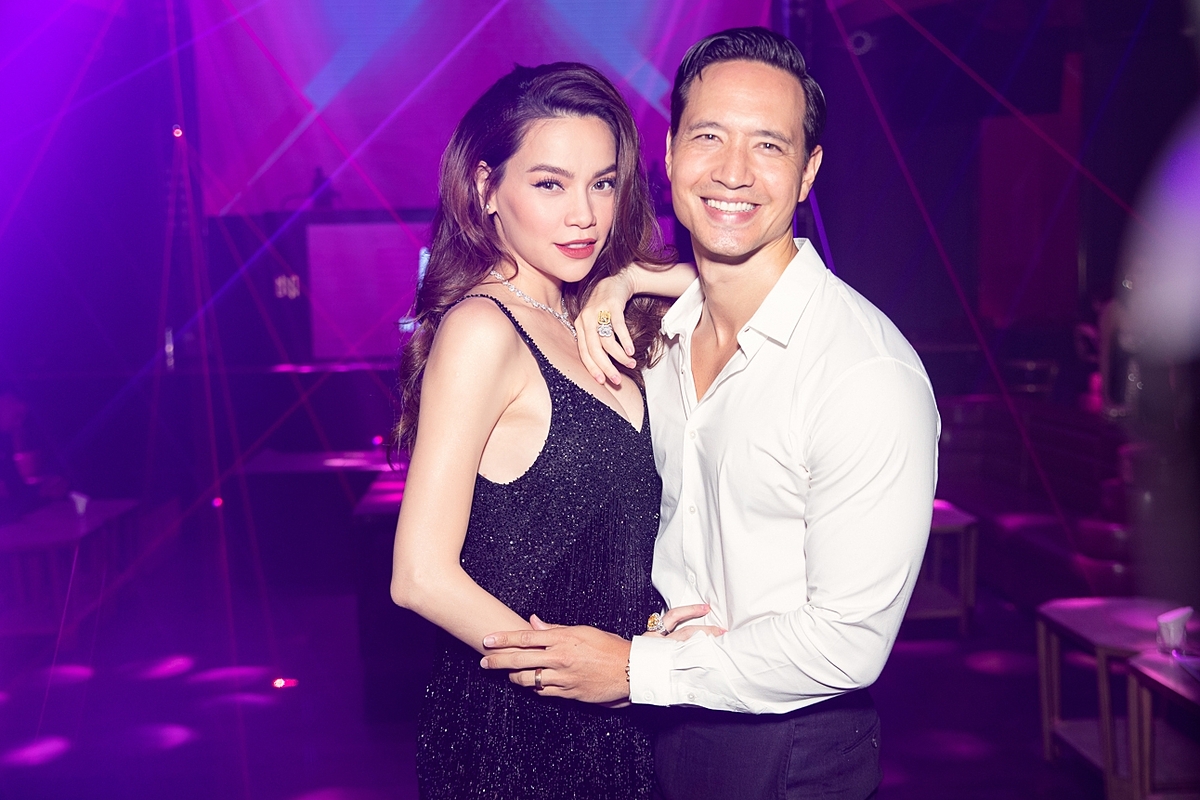 HOT: Hồ Ngọc Hà chính thức sinh đôi 1 trai - 1 gái - 1 HOT: Hồ Ngọc Hà chính thức sinh đôi 1 trai - 1 gái - 1