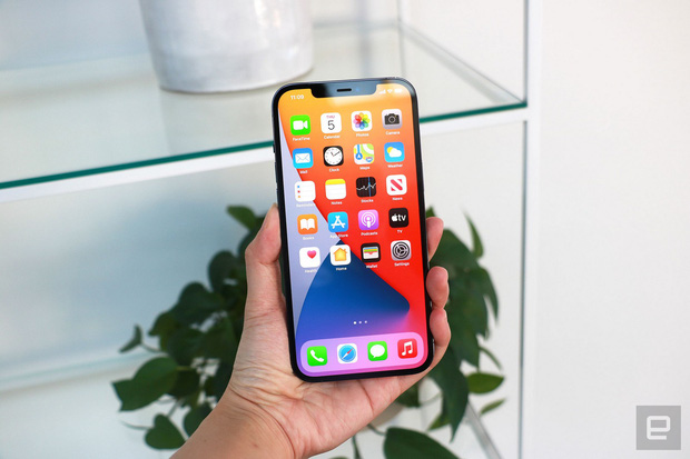 Cận cảnh iPhone 12 Pro Max phiên bản cao cấp nhất, rất đáng mua!