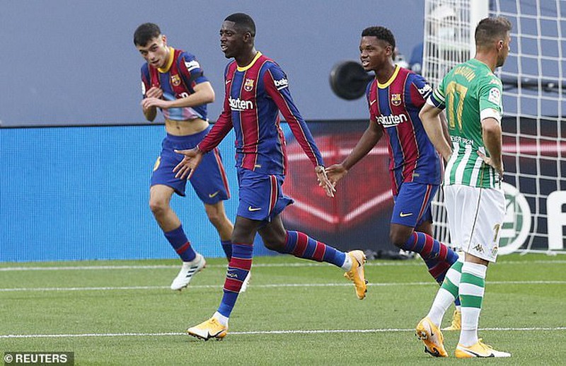 Griezmann vô duyên lạ, Messi vào sân giải cứu Barcelona - 2