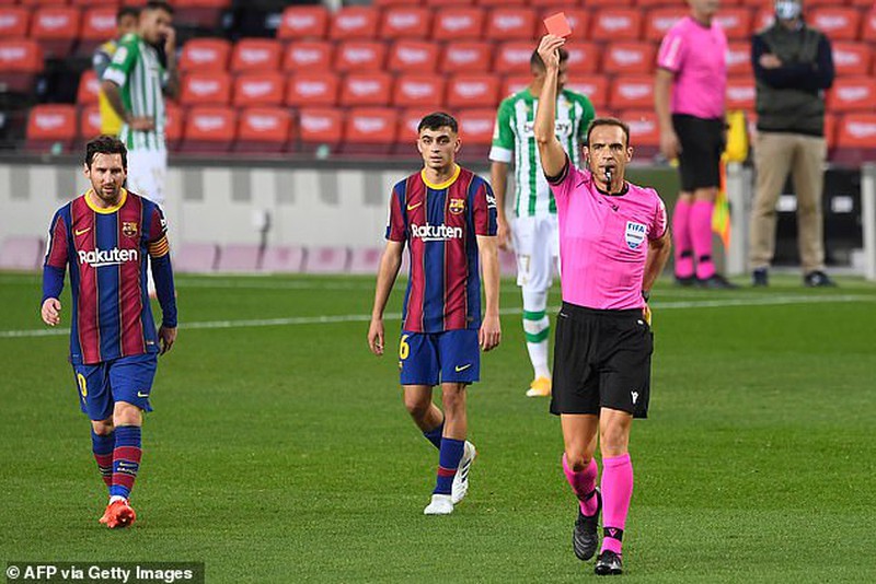 Griezmann vô duyên lạ, Messi vào sân giải cứu Barcelona - 5
