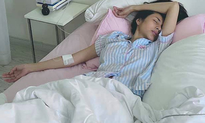 Công Vinh xót xa nhìn Thuỷ Tiên ốm phải truyền nước