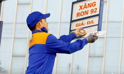 Giá xăng giảm xuống thấp nhất 4 tháng