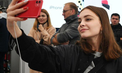 iPhone bán tại Việt Nam thuộc top đắt nhất, mua ở đâu mới có giá rẻ?