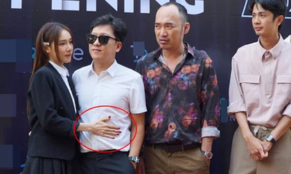 Nhã Phương xinh đẹp bất chấp camera thường nhưng đôi bàn tay lại khiến người nhìn hoảng hồn