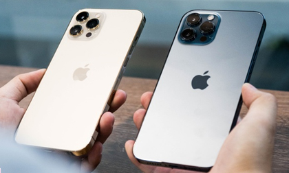 Giá iPhone 12 Pro Max chênh lệch 6 triệu đồng trong ngày đầu về VN