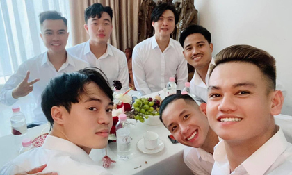 Lộ diện dàn bê tráp 'khủng' của Công Phượng: Hội anh em thân thiết, ai cũng cực phẩm