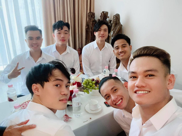 Lộ diện dàn bê tráp 'khủng' của Công Phượng: Hội anh em thân thiết, ai cũng cực phẩm - 3