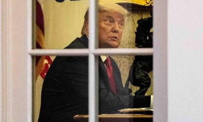 Tổng thống Trump im lặng và 'cố thủ' trong Nhà Trắng