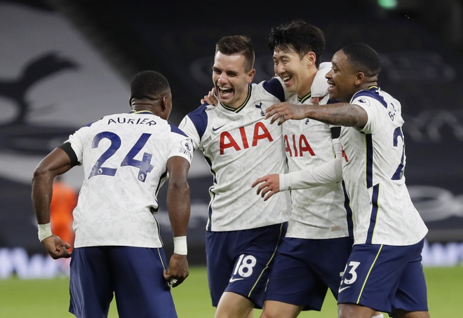 Tottenham đánh bại Man City để lên đầu bảng