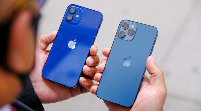 iPhone 12 xách tay ồ ạt giảm giá - 1