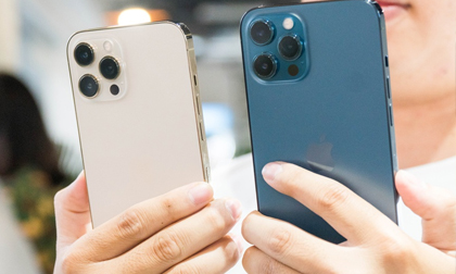 iPhone 12 xách tay ồ ạt giảm giá