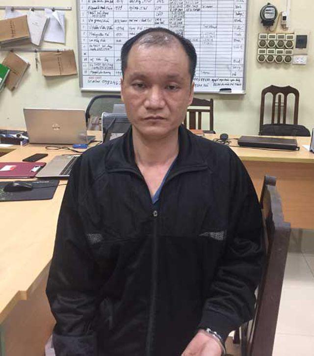 Mâu thuẫn chuyện nuôi con, chồng dùng dao truy sát vợ và chị vợ trên phố Hà Nội Mâu thuẫn chuyện nuôi con, chồng dùng dao truy sát vợ và chị vợ trên phố Hà Nội