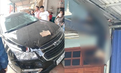 Thái Nguyên: Kinh hoàng ô tô đấu đầu xe máy, một người bị hất văng lên mái nhà tử vong