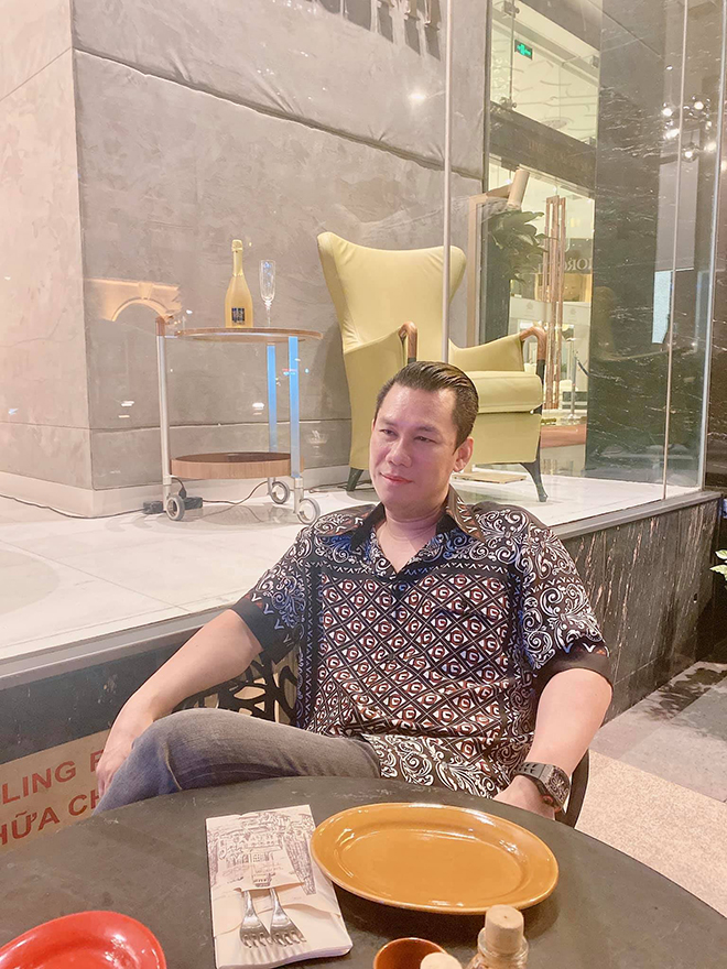 Cuộc sống của đại gia phòng trà ra sao sau khi ly hôn Lệ Quyên? - 2