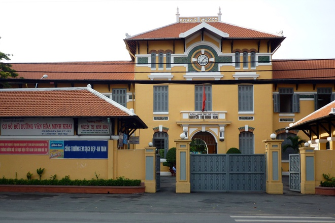  Trường THPT Nguyễn Thị Minh Khai chuyển sang dạy trực tuyến vì có 1 học sinh tham gia lớp học tiếng Anh của ca nhiễm mới.