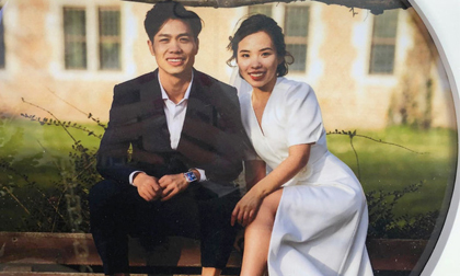 Lộ ảnh cưới hiếm của Công Phượng và Viên Minh: Cô dâu chú rể chỉ cần tựa vào nhau, bình dị mà sao nhìn muốn GATO thế này?
