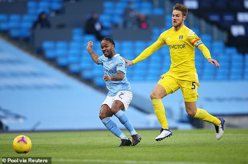 Man City vượt 7 bậc, bay vào Top 4 Premier League