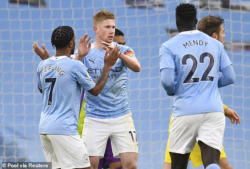 Man City vượt 7 bậc, bay vào Top 4 Premier League - 5