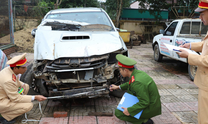 Lái xe bán tải đâm chết người rồi tiếp tục gây tai nạn liên hoàn trên đường bỏ trốn