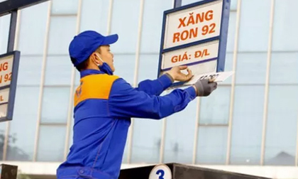 Giá xăng tăng mạnh nhất 8 tháng
