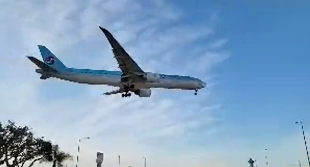 NS Hoài Linh có chia sẻ đầu tiên sau khi linh cữu của NS Chí Tài hạ cánh an toàn ở Mỹ - 2