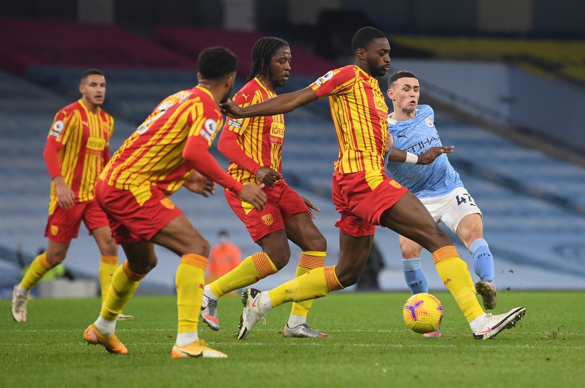 Man City hòa đội áp chót bảng xếp hạng - 2