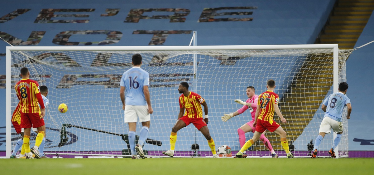 Man City hòa đội áp chót bảng xếp hạng - 4