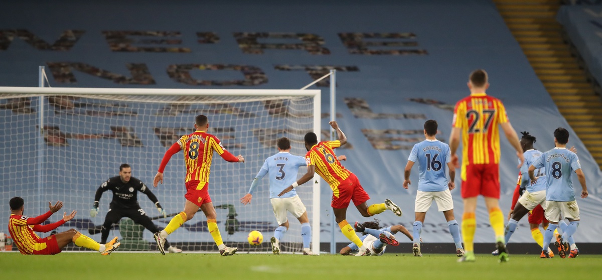 Man City hòa đội áp chót bảng xếp hạng - 6