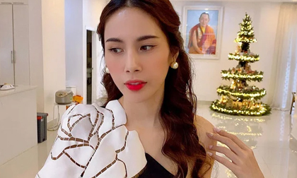 Thủy Tiên hốt hoảng khi nhìn thấy hình ảnh gương mặt lạ hoắc của mình