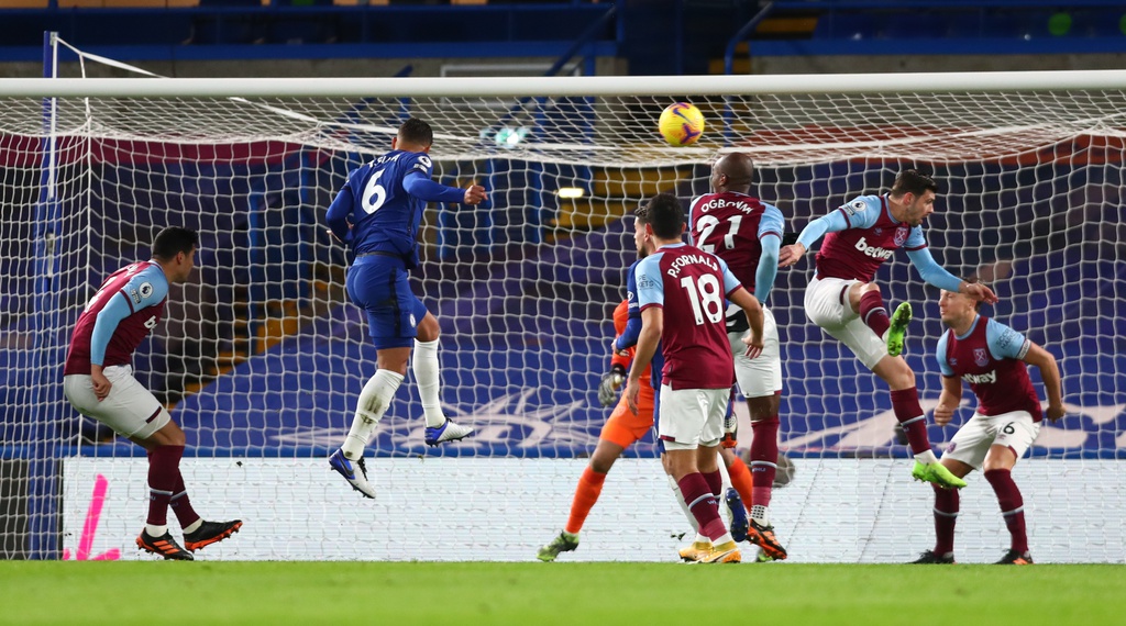 Chelsea đẩy Tottenham xuống vị trí thứ 6 - 1