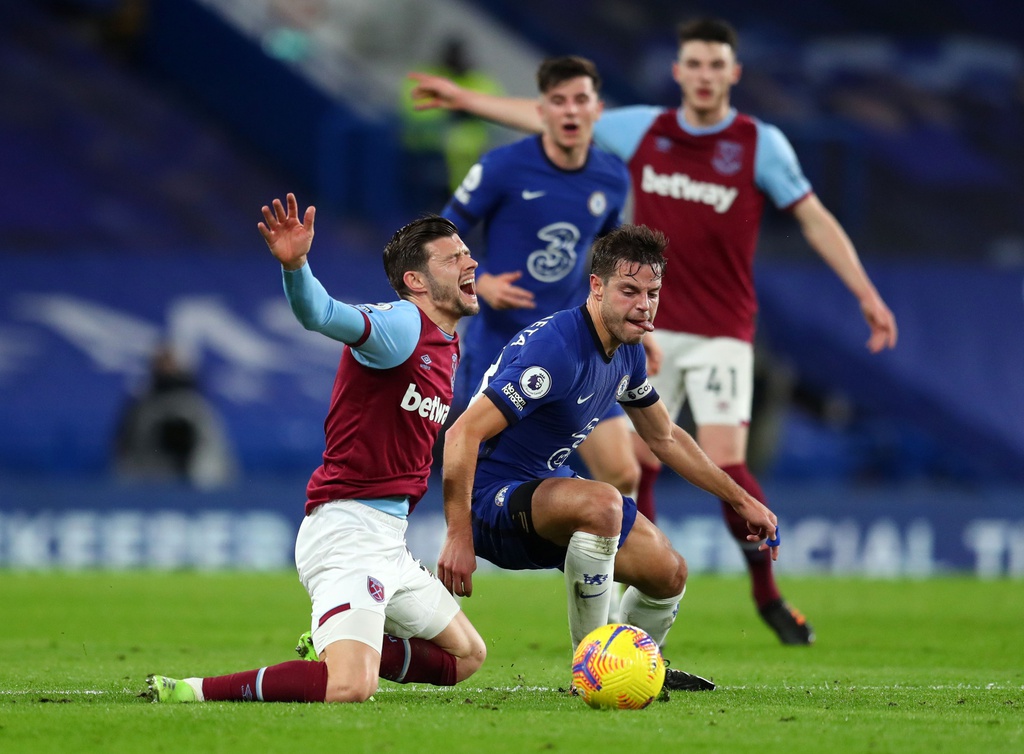 Chelsea đẩy Tottenham xuống vị trí thứ 6 - 2