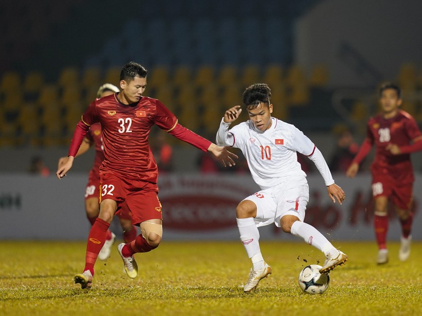 Văn Quyết, Đức Chinh lập công, tuyển Việt Nam đánh bại lứa 'đàn em' U22 đầy mãn nhãn Văn Quyết, Đức Chinh lập công, tuyển Việt Nam đánh bại lứa 'đàn em' U22 đầy mãn nhãn