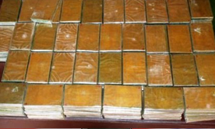 Nghệ An: Chặn bắt xe tải chở hơn 100 bánh heroin và nhiều bao tải ma túy đá