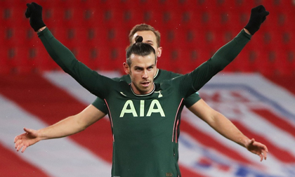Bale ghi bàn giúp Tottenham vào bán kết League Cup