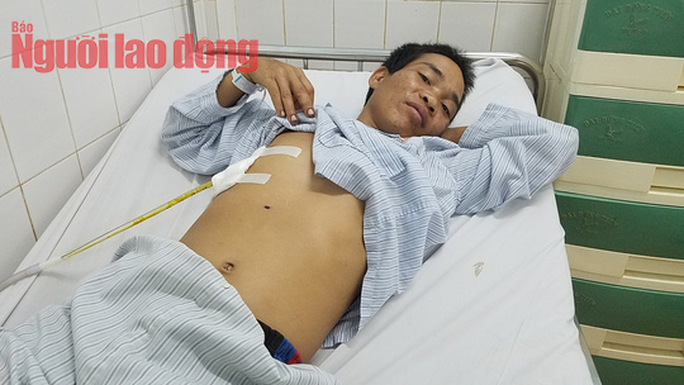 Gia đình 3 người bị bắn khi ăn cơm: Nghèo khó, không có tiền ứng viện phí