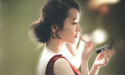 Đàn bà khôn ngoan luôn biết ''nằm kèo trên'' và giỏi điều khiển đàn ông khi yêu