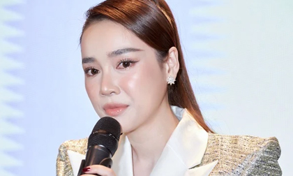 Nhã Phương bật khóc khi kể lại quãng thời gian bị trầm cảm sau sinh con gái đầu lòng