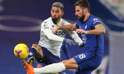 Chelsea lại mất điểm sân nhà, Leicester may mắn thoát hiểm