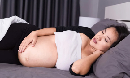 Để con sinh ra đẹp như tranh, da trắng hồng, mẹ bầu cứ làm 3 việc sau đây
